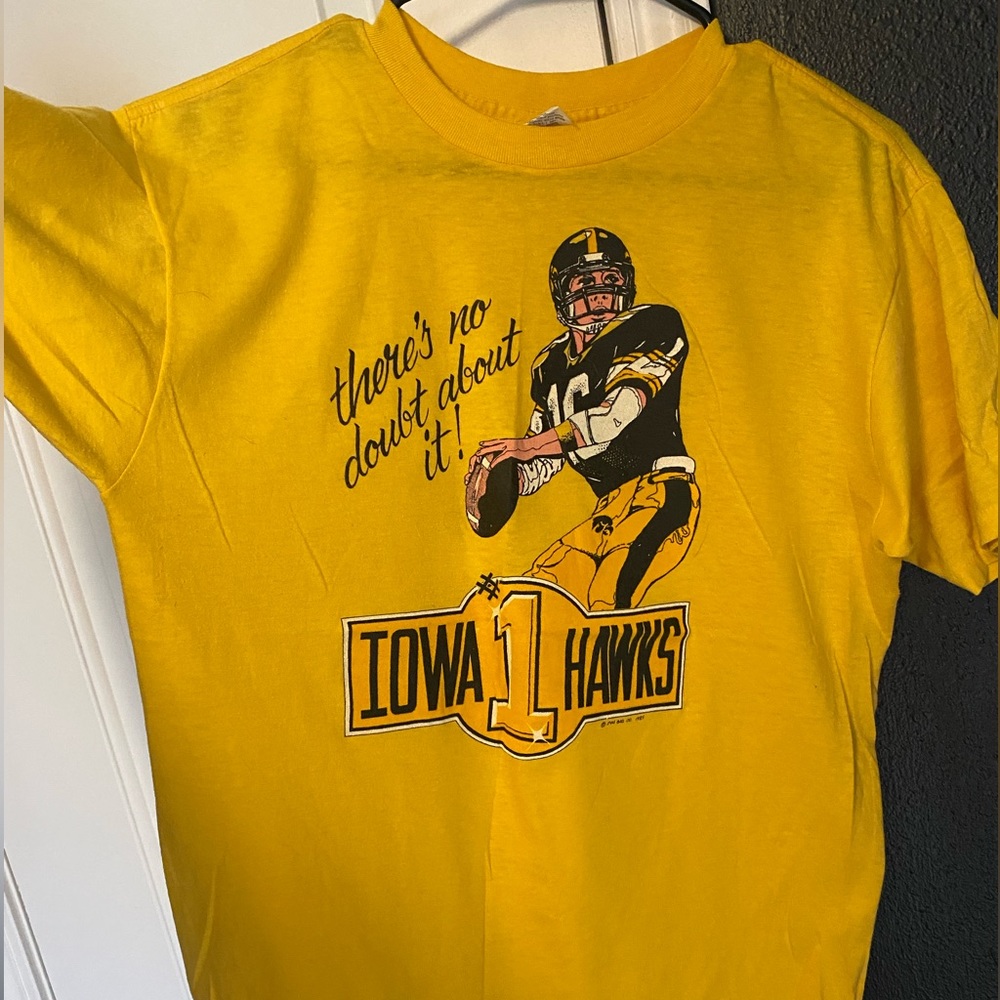 Vintage Iowa Hawkeyes T-Shirt